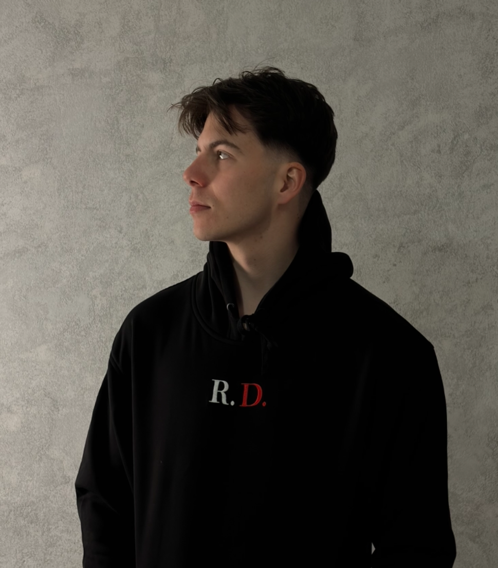 Bluza z kapturem - Roman Dmowski